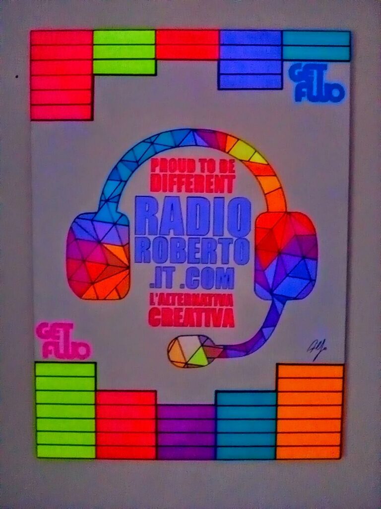 Il logo di RADIO ROBERTO rielaborato da GET FLUO
