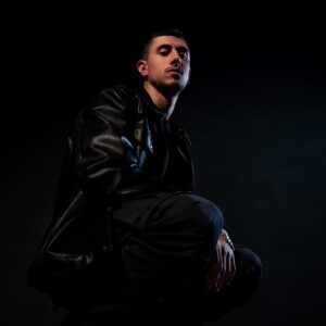 Gedem è un giovane rapper pugliese, appena uscito con il nuovo album "Anormal"