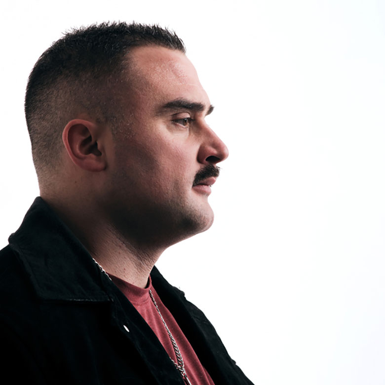 Breve biografia di Mattia Toni, cantante emergente Breve biografia di Mattia Toni, cantante emergente